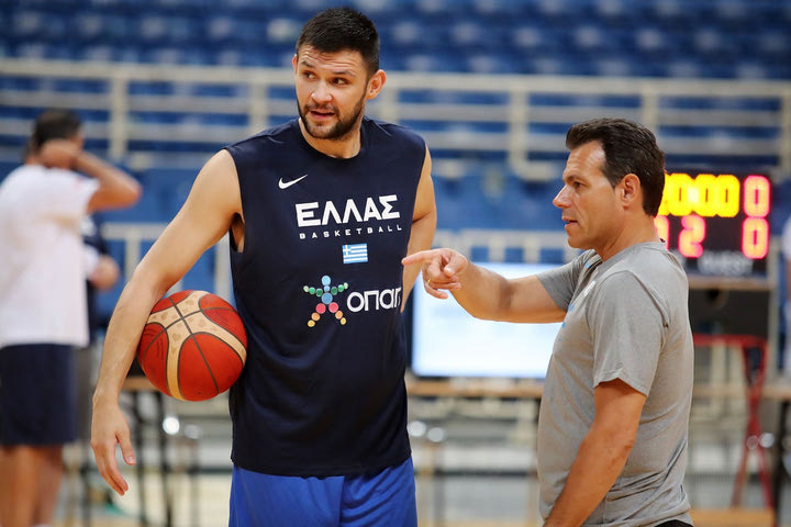 Ο Γκάλης, ο Φάνης και η κορνίζα του Παπανικολάου