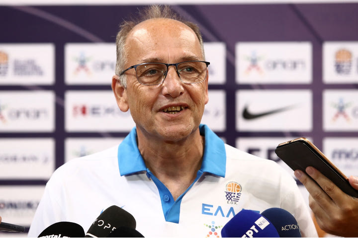 Λιόλιος: “Οι παρόντες γράφουν ιστορία, με αυτούς ασχολούμαστε”