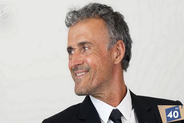 Λουίς Ενρίκε: “Θα ήθελα να είμαι αόρατος και να παίζω κιθάρα”