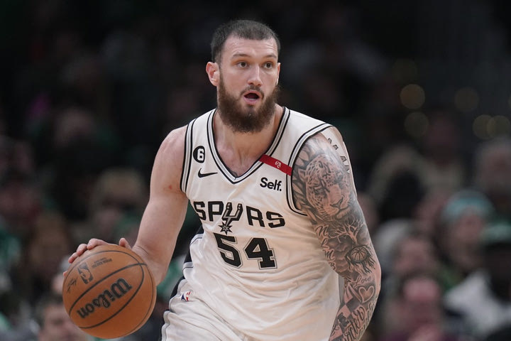 NBA: Ο Σάντρο Μαμουκελασβίλι στους Ράπτορς για δύο χρόνια