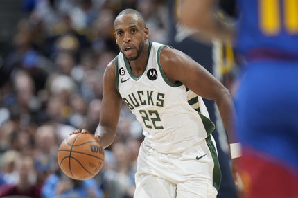 Ο Κρις Μίντλετον έμεινε στους Μιλγουόκι Μπακς με 102 εκατομμύρια δολάρια