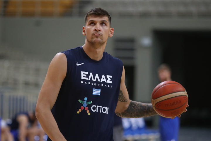 Μήτογλου: “Ευλογημένος που φοράω ξανά τη γαλανόλευκη”