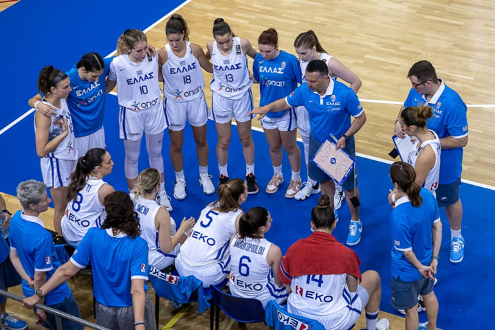 Στην Πορτογαλία η Εθνική Νέων Γυναικών, στην Ισπανία η Εφήβων