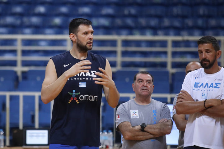 Η Εθνική Ανδρών ευχήθηκε στον Κώστα Παπανικολάου για τη γέννηση της κόρης του