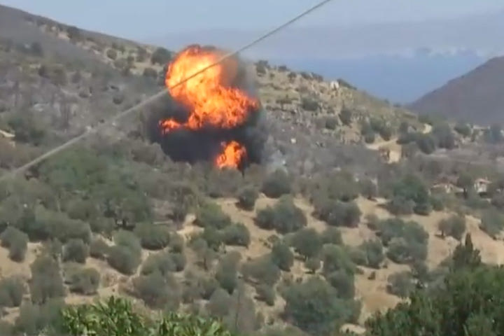 Φωτιά στην Εύβοια: Έπεσε καναντέρ στην Κάρυστο