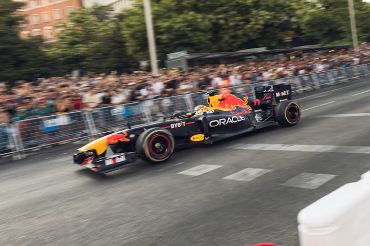 Ας γνωρίσουμε τα Red Bull Showruns