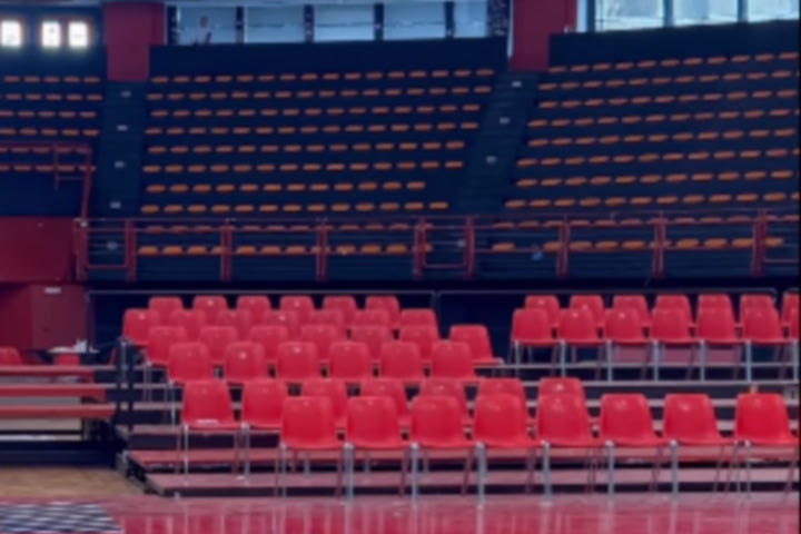 Ολυμπιακός: Φωτό και VIDEO από το ΣΕΦ – Μεγαλώνουν οι court side baseline seats, αλλαγές στις θέσεις των οργανωμένων