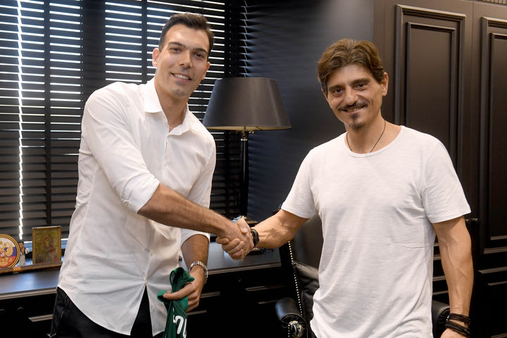 Ο Ταϊρίς Ράις είδε τον Κώστα Σλούκα με τη φανέλα του Παναθηναϊκού και… δεν το πίστευε