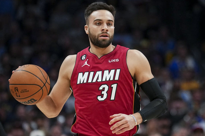 NBA: Με sign and trade στο Κλίβελαντ ο Στρους