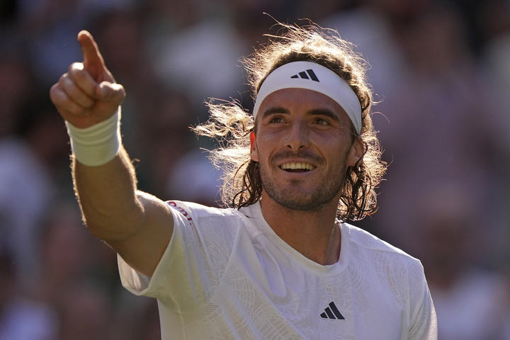 Τσιτσιπάς: Απίστευτο σκηνικό με γυναίκα να κάνει τη μέλισσα την ώρα του σερβίς για να μπερδέψει τον Ελληνα τενίστα