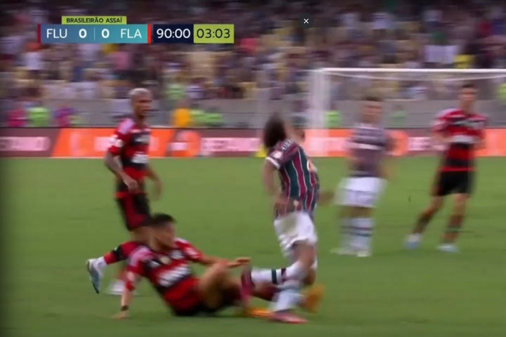 Ο Μαρσέλο κέρασε… ποδιά τον Αραούχο και αυτός απάντησε με κλάδεμα από πίσω