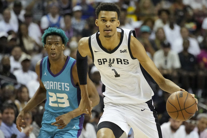 NBA, Γουεμπανιαμά: Άστοχος με τρομερές στιγμές στην άμυνα στο ντεμπούτο του στο Summer League
