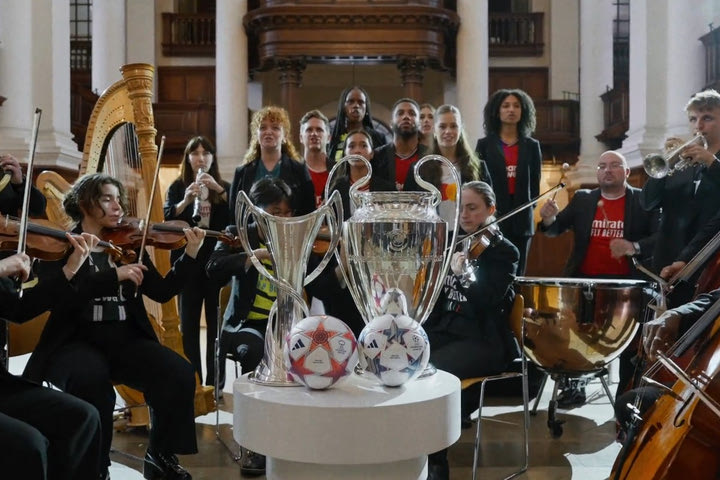 Champions League: Παρουσιάστηκαν οι νέες μπάλες που είναι αφιερωμένες στους ύμνους των διοργανώσεων