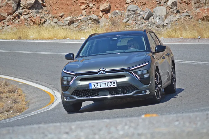 Δοκιμή του Citroen C5 X Plug-in Hybrid