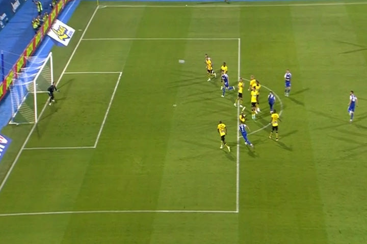 Το 1-0 της Ντίναμο Ζάγκρεμπ με την απευθείας εκτέλεση φάουλ του Μπουλάτ