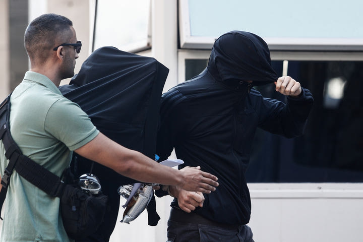 Προφυλακίστηκαν και οι 30 που ανακρίθηκαν την Παρασκευή για τα επεισόδια στη Νέα Φιλαδέλφεια
