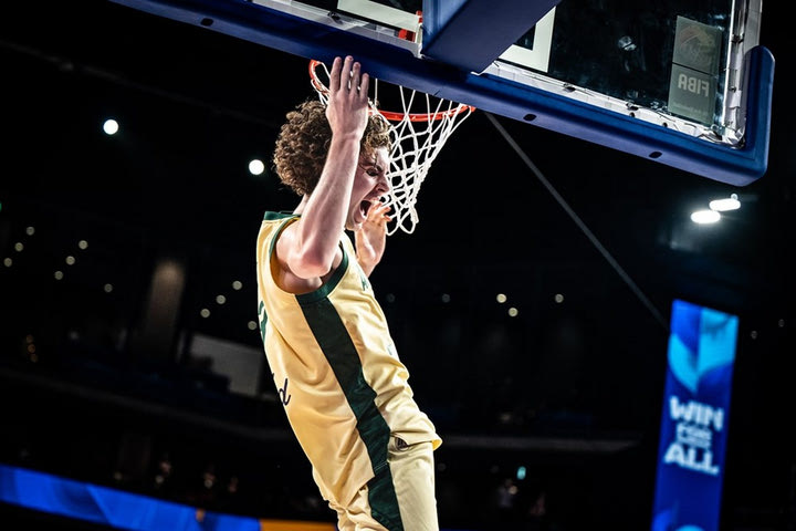 MundoBasket 2023, Αυστραλία – Ιαπωνία 109-89: Οι εκπληκτικοί Γκίντι και Κουκς πήραν από το χέρι τους “Μπούμερς” και τους έστειλαν στους 16