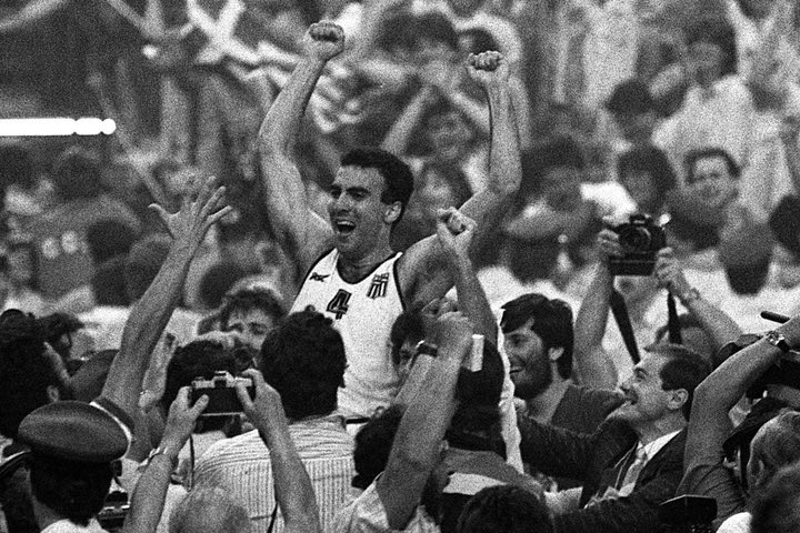 Το “Εν τούτω… Νίκο” του Γκάλη: Από εδώ στην αιωνιότητα!