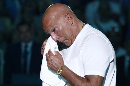 Νίκος Γκάλης: Αποθεώθηκε από 14.000 κόσμο, έκλαψε από συγκίνηση και είδε την φανέλα του να ανεβαίνει στην οροφή του ΟΑΚΑ