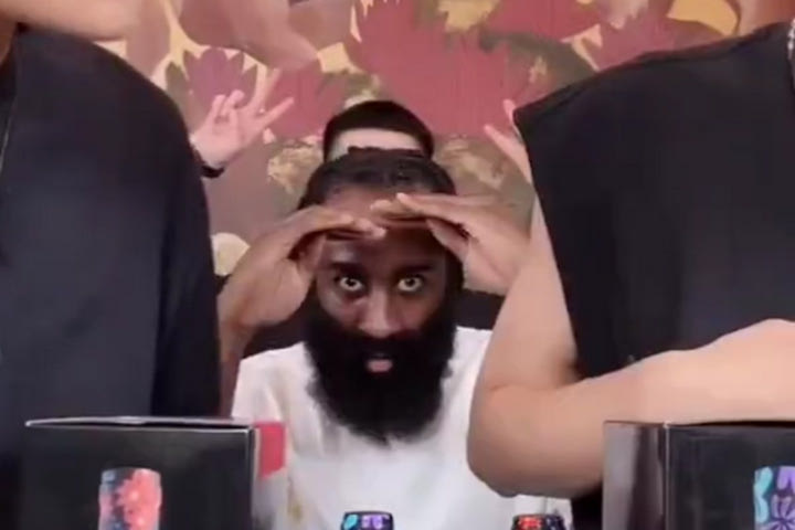 NBA: Ο Χάρντεν πούλησε 10.000 μπουκάλια κρασί με το όνομά του σε 5 δευτερόλεπτα στην Κίνα και άρχισε να κάνει… τούμπες