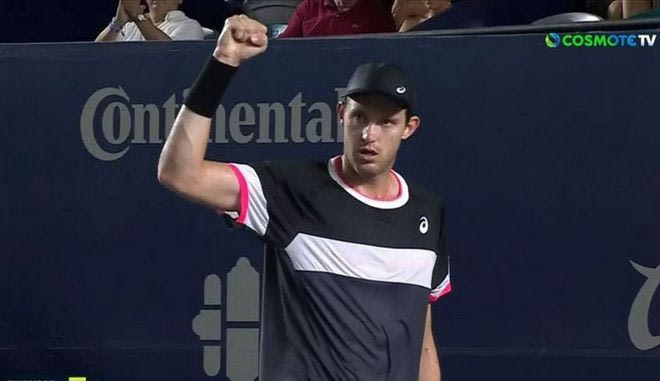 Ο Τζάρι με πέντε σερί πόντους πήρε στο tie break το σετ από τον Τσιτσιπά