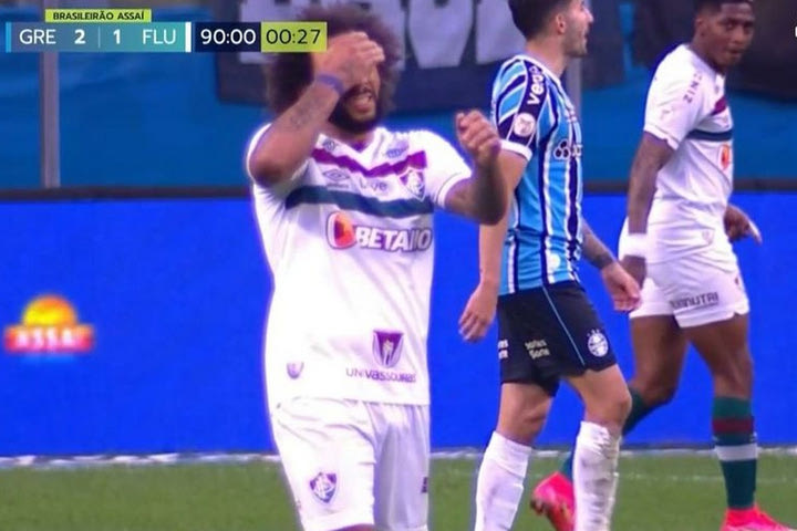 Το απελπιστικά άστοχο σουτ του Μαρσέλο προκάλεσε το γέλιο του σπίκερ