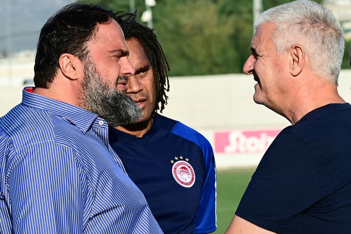 Ολυμπιακός: Παρουσία Βαγγέλη Μαρινάκη τελέστηκε ο καθιερωμένος αγιασμός ενόψει της νέας χρονιάς