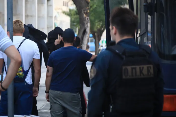 Δολοφονία Κατσούρη: Ελεύθεροι και οι 105 κατηγορούμενοι