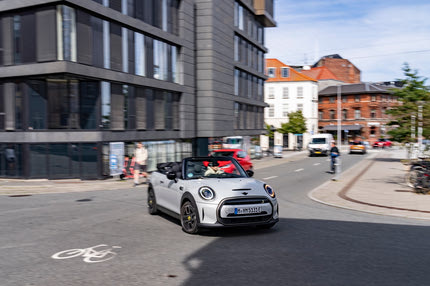 64 χρόνια MINI με το βλέμμα στο ηλεκτρικό μέλλον