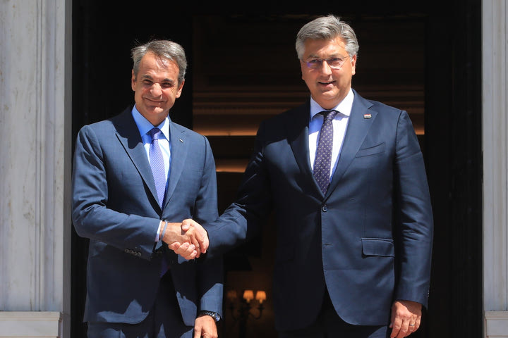 Επεισόδια Νέα Φιλαδέλφεια: Συνάντηση Μητσοτάκη με τον Κροάτη πρωθυπουργό – “Συνεχής επικοινωνία για τους χούλιγκαν”