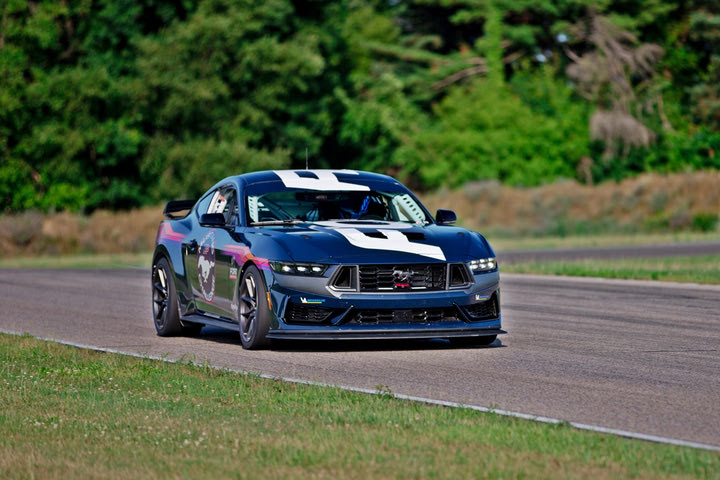 Ντεμπούτο για τη νέα Mustang Dark Horse R