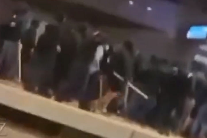 ΣΤΑΣΥ: “Η ΕΛΑΣ ενημερώθηκε αμέσως μόλις έγινε αντιληπτή η πολυπληθής ομάδα ατόμων”