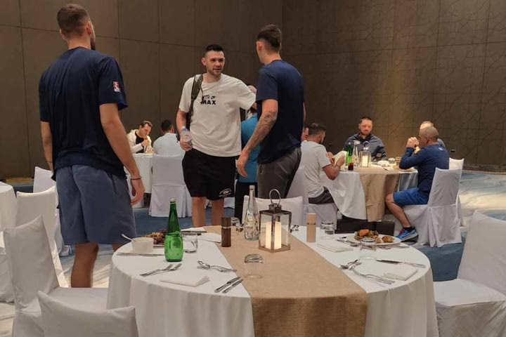 Εθνική Ελλάδας: Ο Παπανικολάου έφτασε στο Άμπου Ντάμπι μετά τη γέννηση της δεύτερης κόρης του
