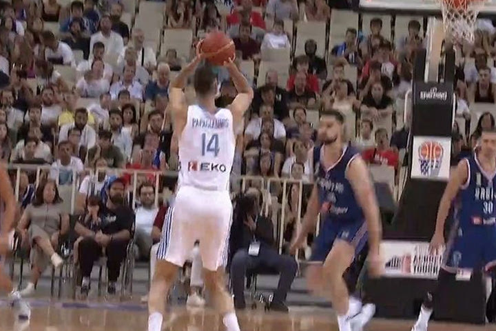 Ο Παπαγιάννης έβαλε back-to-back τρίποντα στο Ελλάδα – Σερβία