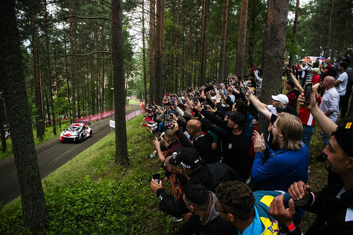 WRC, Ράλι Φινλανδίας: Τούμπαρε ο πρωτοπόρος Ροβάνπερα