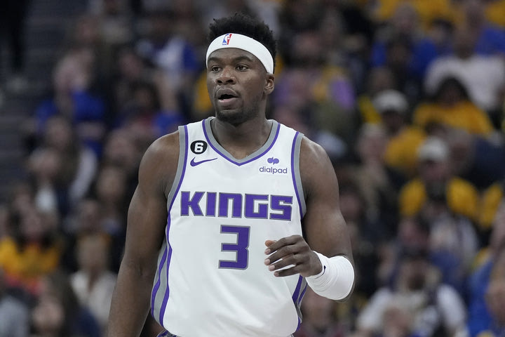 Ο Τέρενς Ντέιβις, ο πρώην των Κινγκς που ακούστηκε για τον Ολυμπιακό, έκανε ματσάρα με 10/13 τρίποντα