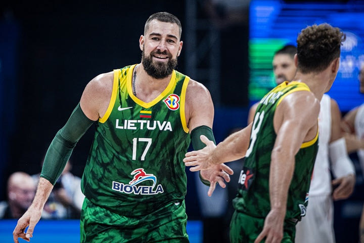 Η Λιθουανία κέρδισε άνετα τη Γεωργία -αντίπαλο της Ελλάδας στο EuroBasket 2025- με τον Βαλαντσιούνας να μπαίνει στην εξίσωση