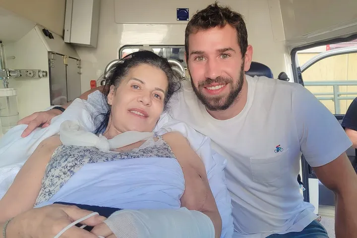 Ο Άγγελος Βλαχόπουλος σε μια συγκλονιστική εξομολόγηση στο SPORT24: “Δεν θα φύγω μαμά, θα κάτσω εδώ μαζί σου”
