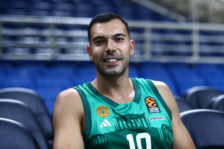 Το σαρδάμ του Σλούκα με Ολυμπιακό, Παναθηναϊκό και τίτλους