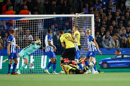 Μπράιτον – ΑΕΚ: Άπιαστη κεφαλιά του Σιντιμπέ για το προβάδισμα της Ένωσης