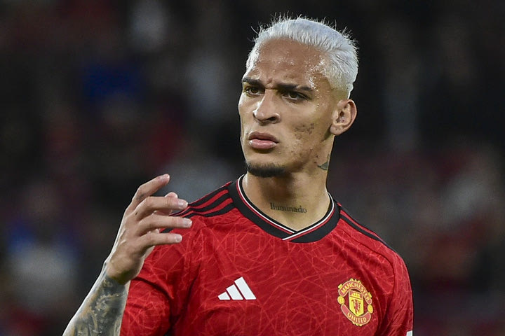 Ολυμπιακός: Δεν έχουν προχωρήσει οι συζητήσεις με Άντονι, σύμφωνα με τον Ρομάνο