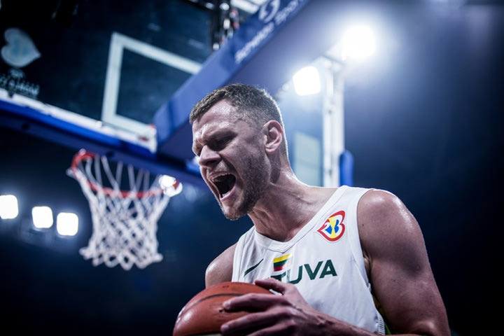 Ο Εϊμάντας Μπέντζιους έκανε εγχείρηση στον αχίλλειο μετά το MundoBasket 2023