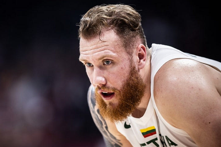 Ίγκνας Μπραζντέικις: Αυτά έκανε στο MundoBasket 2023 ο 24χρονος Λιθουανός