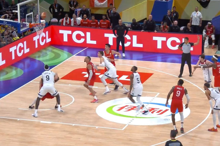 MundoBasket 2023, ΗΠΑ – Καναδάς: Η οριακή φάση που προκάλεσε μπόλικη συζήτηση με το σουτ του Μπρίτζες που έστειλε τον μικρό τελικό στην παράταση