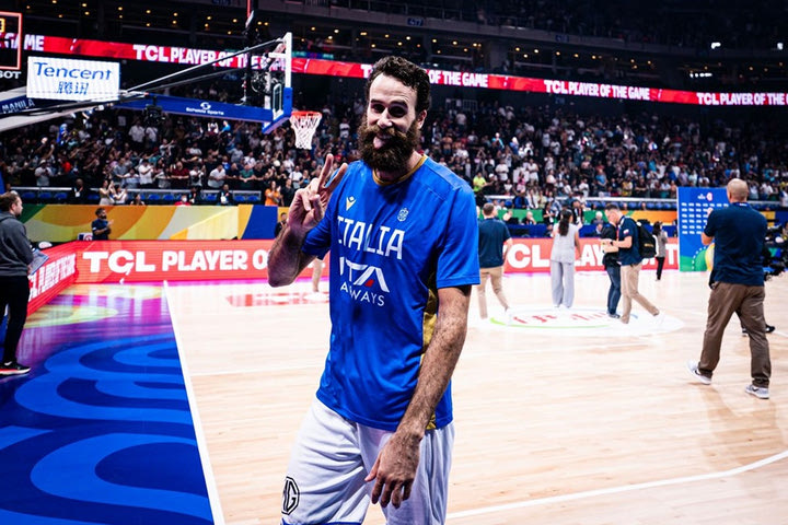 Ο αληθινός gentleman Ντατόμε, το “f@ck you Gigi” και οι κουρτίνες που έμειναν κλειστές