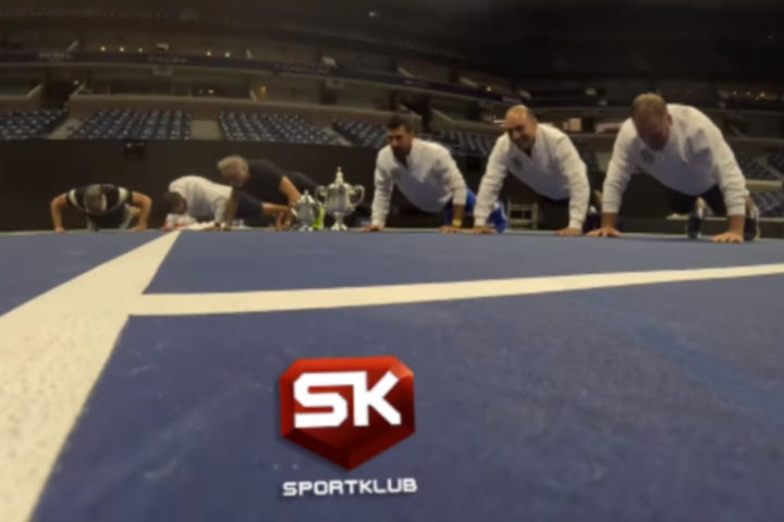 Ο Τζόκοβιτς και η ομάδα του έκαναν 24 push ups για τα 24 Grand Slams
