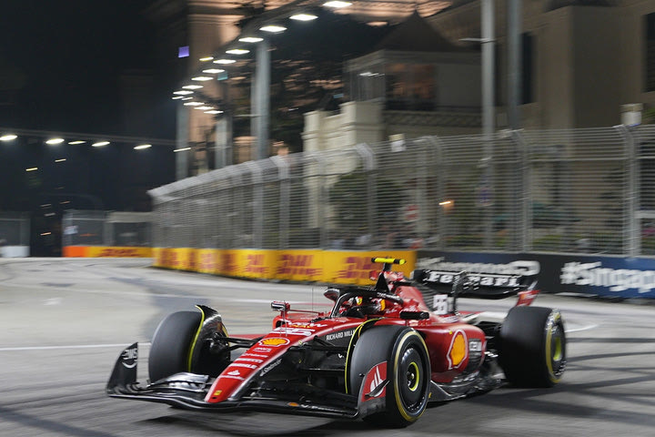 Formula 1, GP Σιγκαπούρης: Ξανά ταχύτερη η Ferrari στις δεύτερες δοκιμές, πολύ μακριά οι Red Bull
