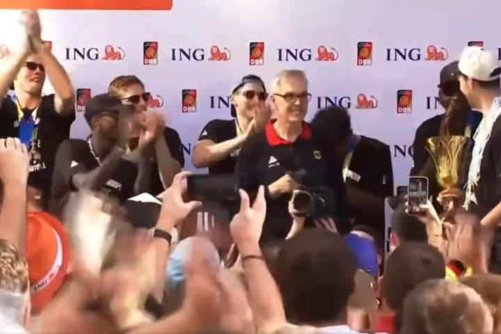 MundoBasket 2023: Πάρτι με χιλιάδες κόσμου στη Γερμανία για τους Παγκόσμιους Πρωταθλητές