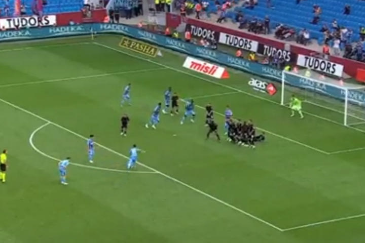 Τράμπζονσπορ – Πεντίκσπορ 2-1: Ο Μπακασέτας έδωσε τη νίκη με πανέξυπνη εκτέλεση φάουλ
