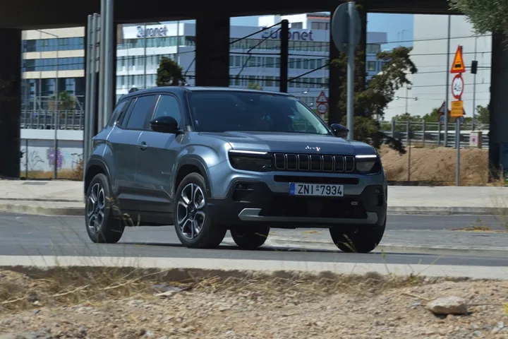 Τώρα το ηλεκτρικό SUV Jeep Avenger είναι φθηνότερο από όλες τις άλλες εκδόσεις